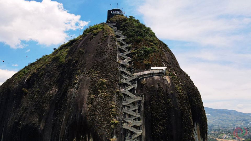 Visita Grupal A Guatapé & El Peñol foto 7