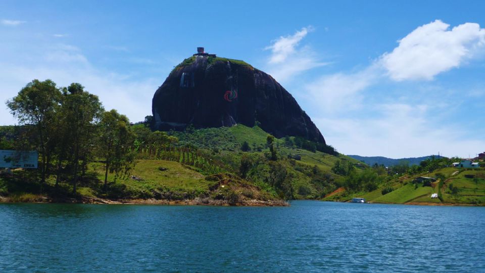 Visita Grupal A Guatapé & El Peñol foto 1