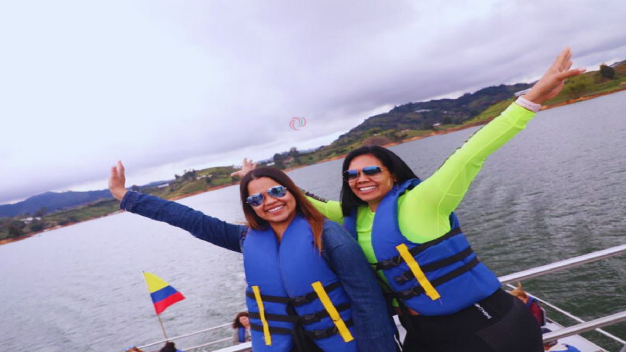 Visita Grupal A Guatapé & El Peñol foto 6