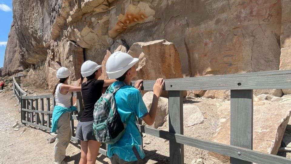 Premium Plane Flight With Cave Of Hands foto 2