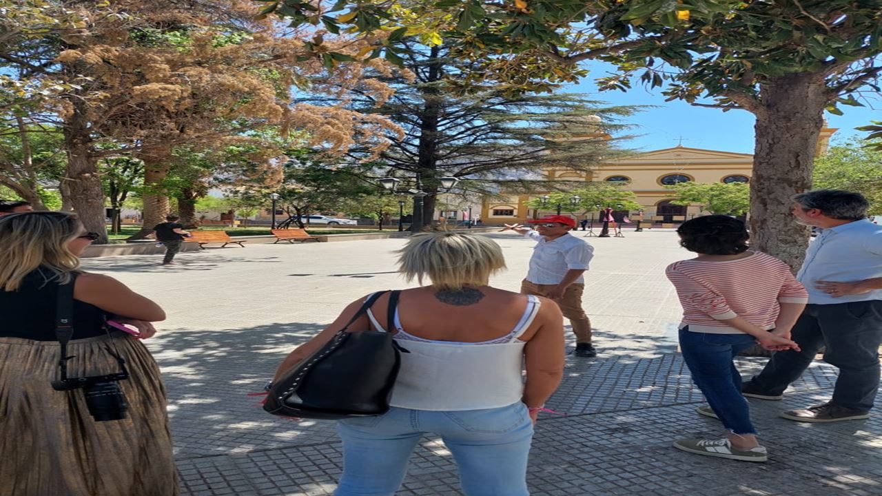 Walking Tour: History And Art