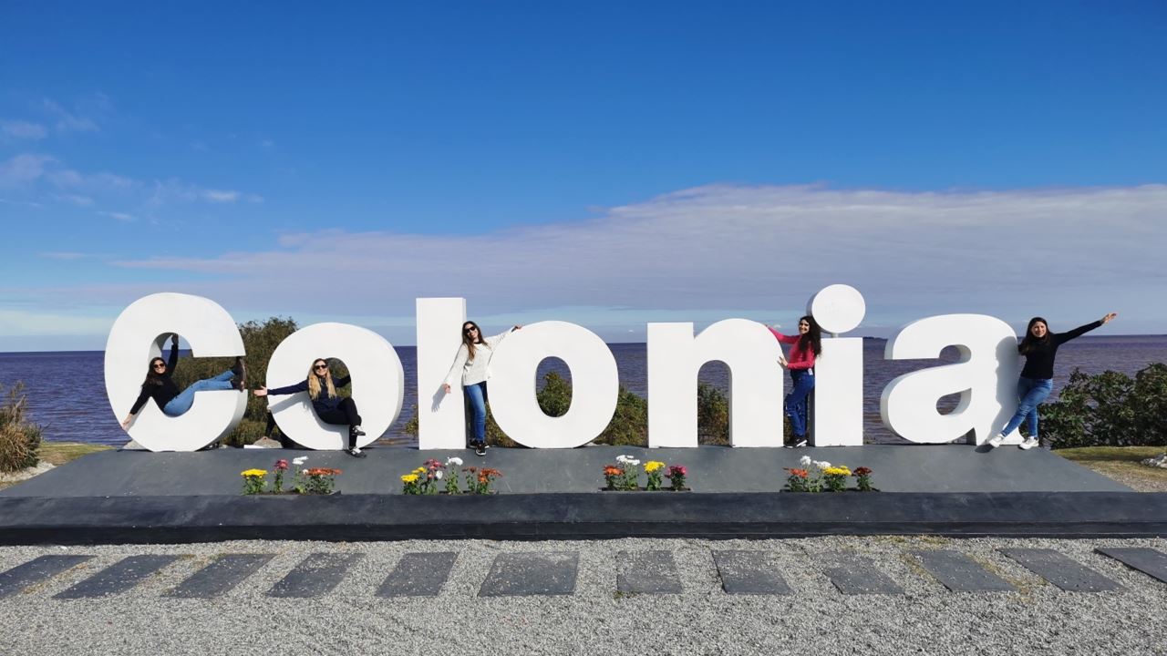 Colonia Clásico Por El Día