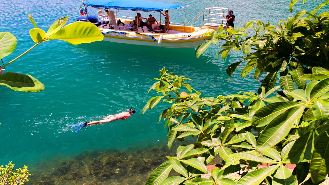 Lancha Rápida Pelo Saco Do Mamanguá