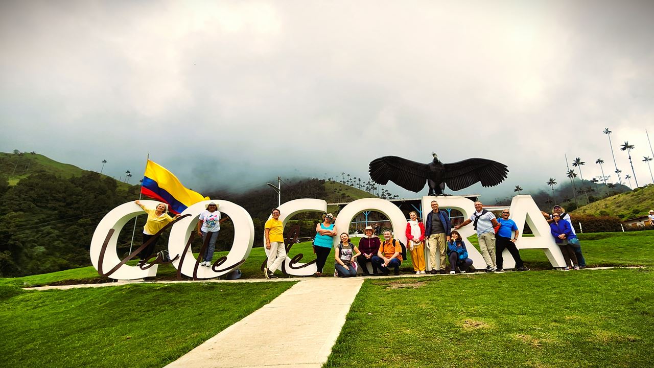Cocora Valley Express Em Um Jeep Willys