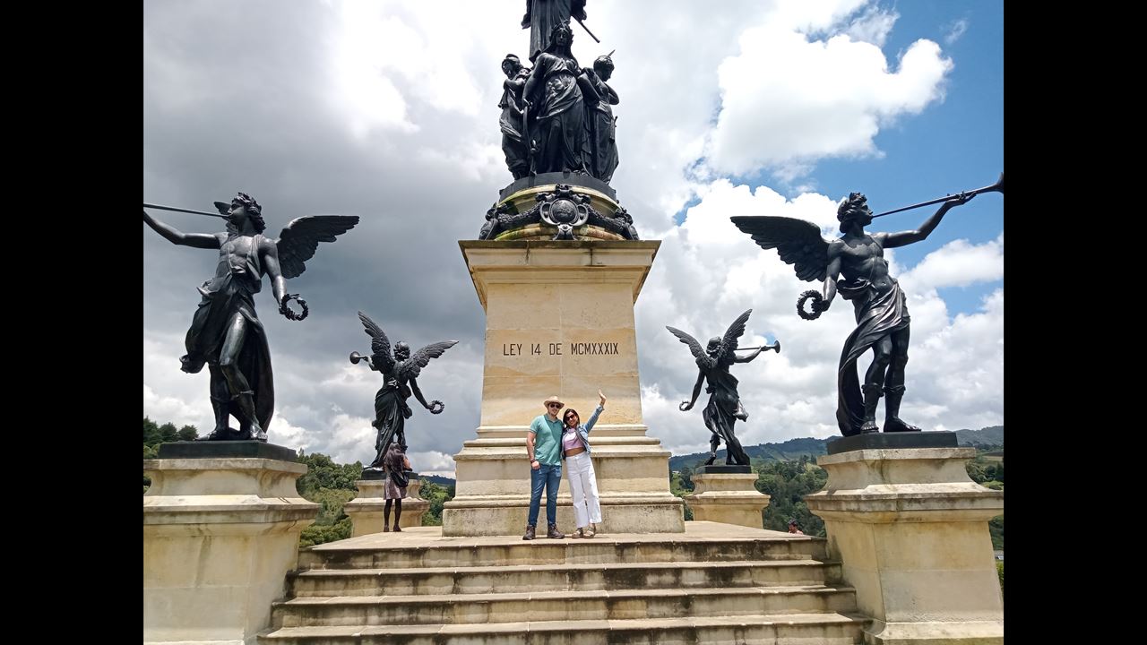 Villa De Leyva & Ráquira Day Tour